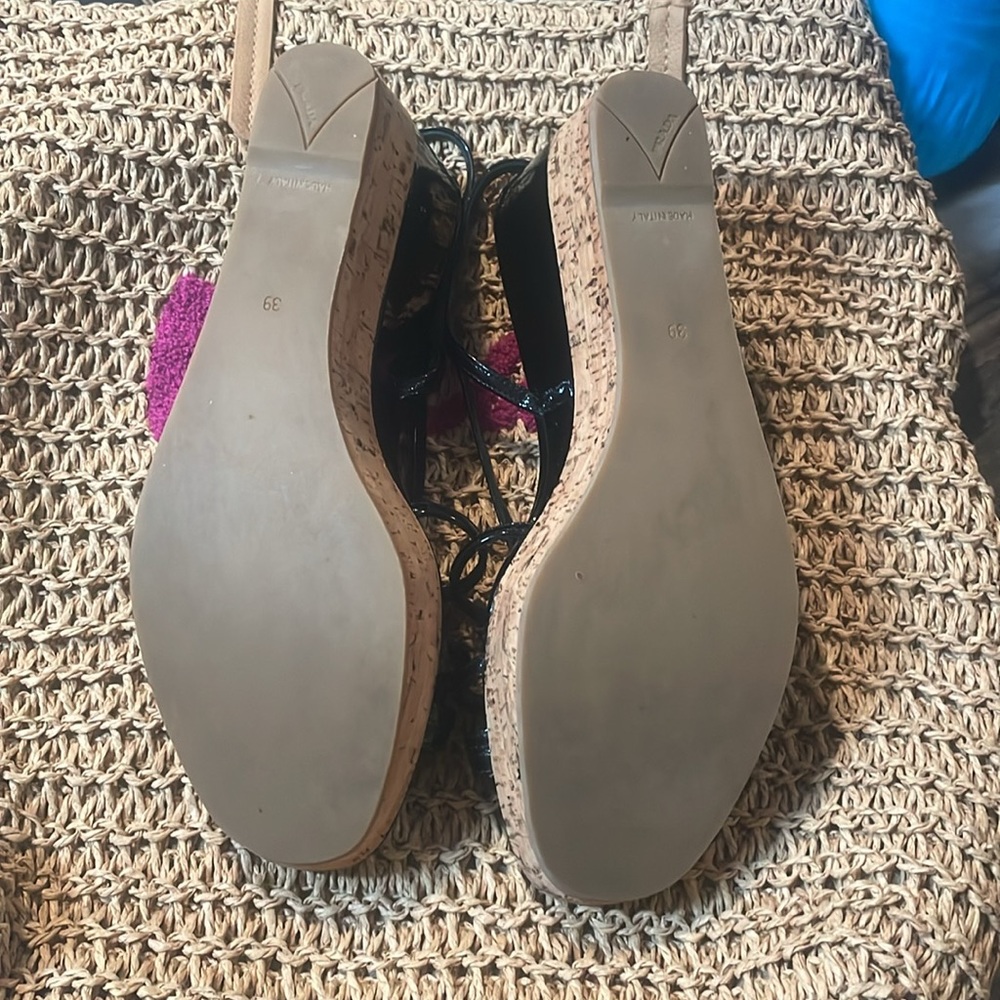 Prada - Picture 3 of 5